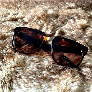 ✨🍍WERA tortoise brown sunglasses🍍✨
